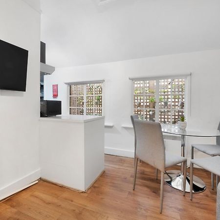 2 Bed Piccadilly Apartment 1 Londra Esterno foto