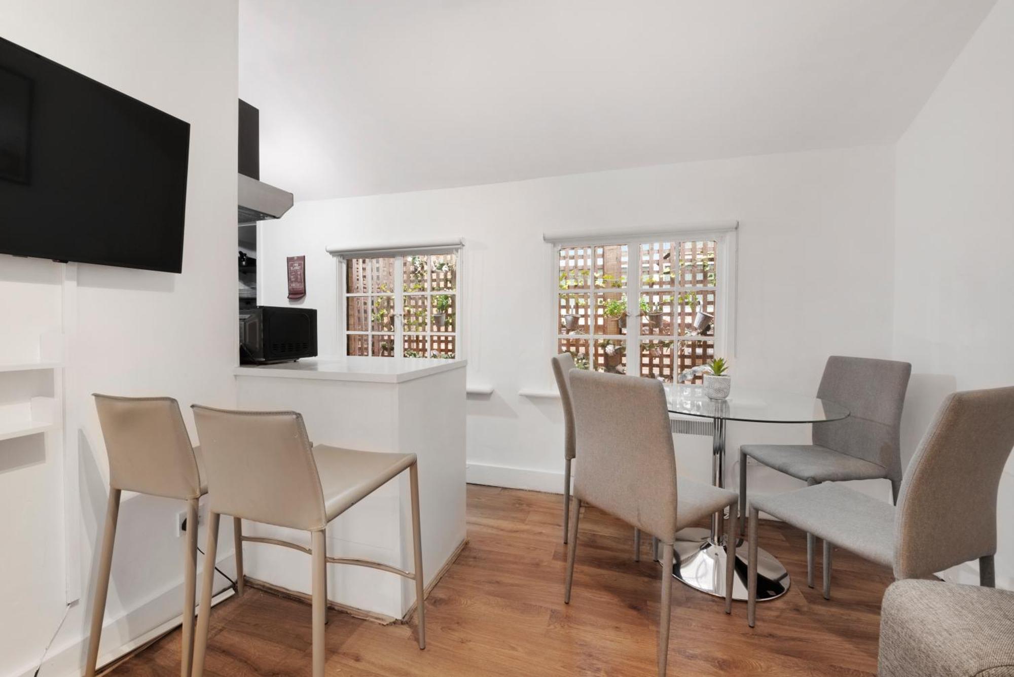 2 Bed Piccadilly Apartment 1 Londra Esterno foto