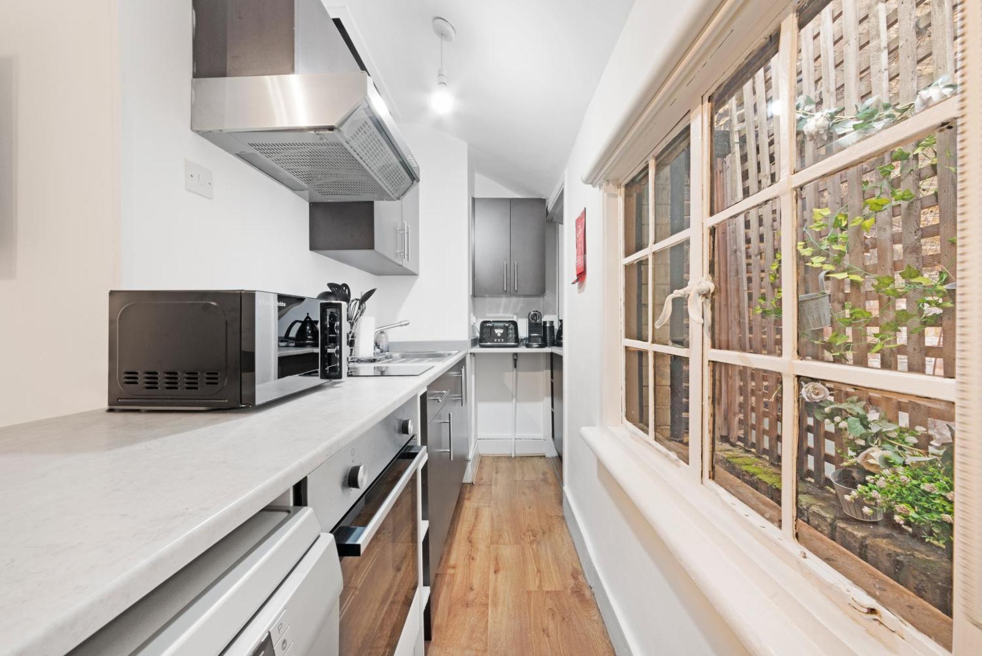 2 Bed Piccadilly Apartment 1 Londra Esterno foto